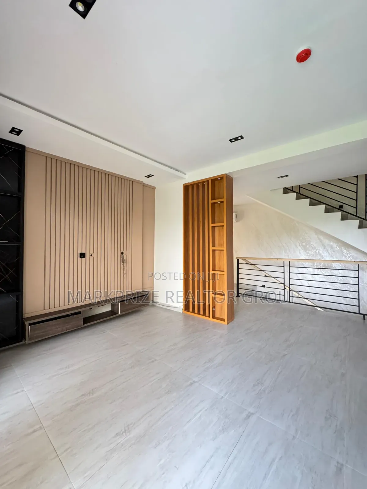 4bdrm Duplex in Obanikoro Maryland for sale in Obanikoro