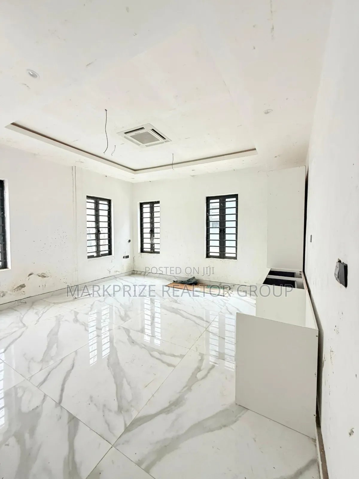 4bdrm Duplex in Ikeja Gra Lagos for sale in Ikeja GRA