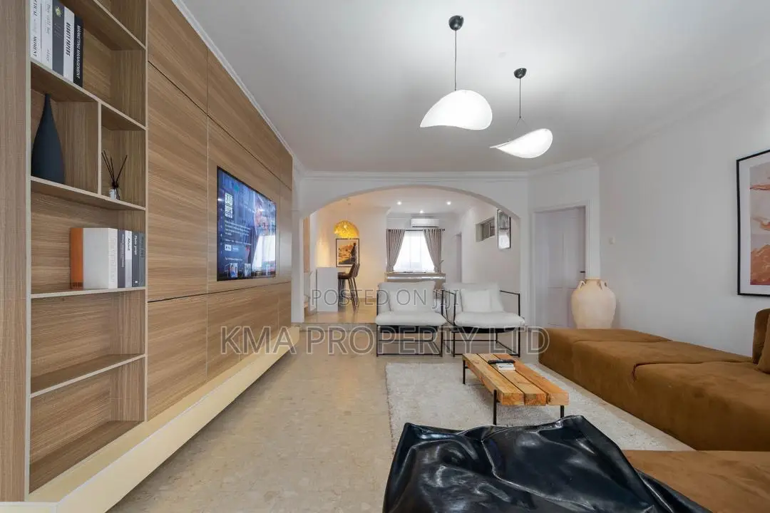 Luxurious 3/4 Bedroom Waterfront Apartment With Snooker Pool Gym in Lekki Phase 1