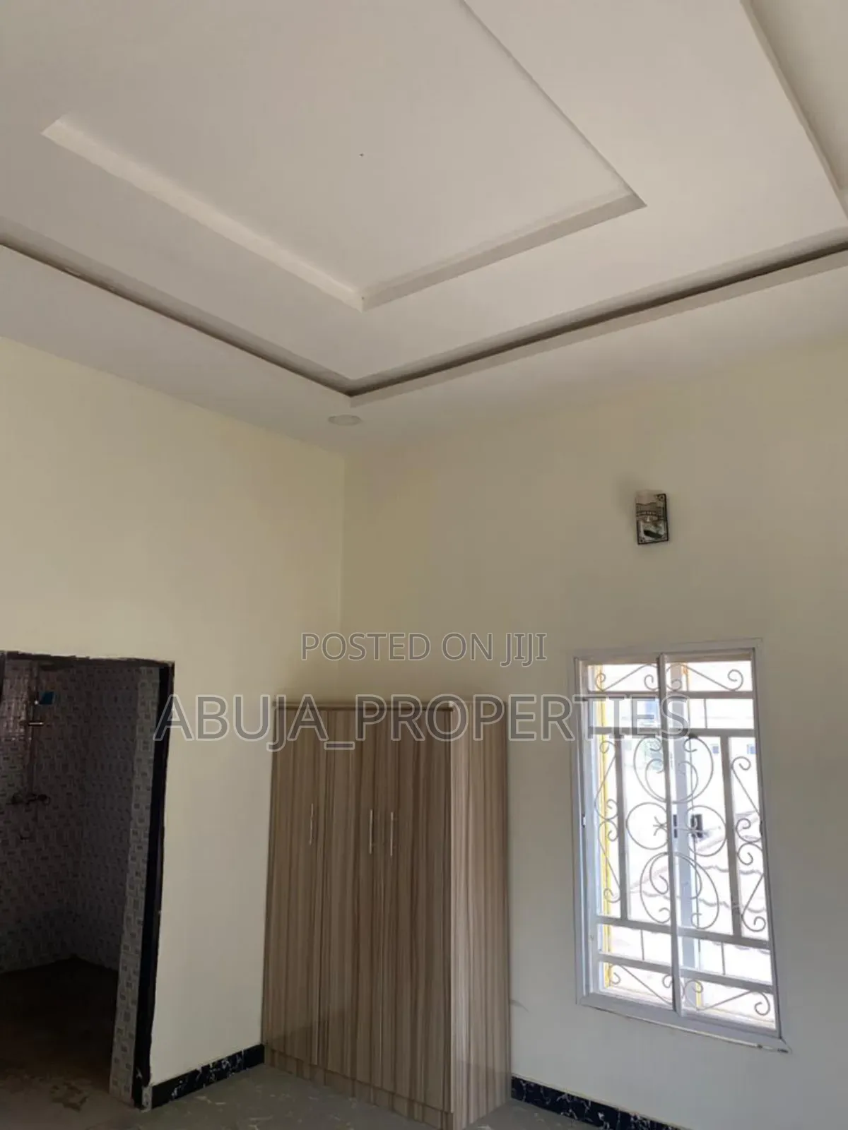 5bdrm Duplex in In A Secured Estate, Lugbe District for rent in Lugbe District