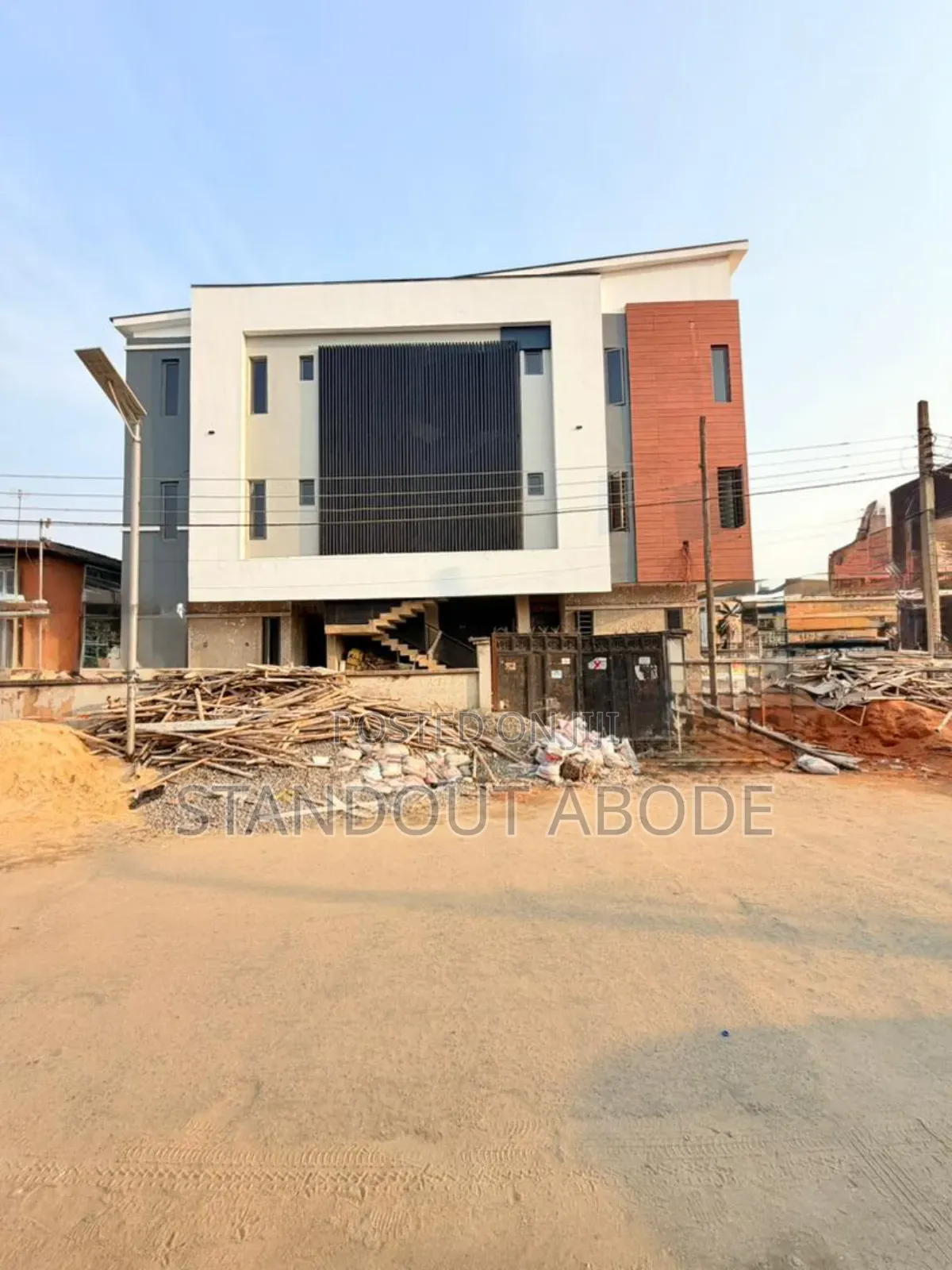 2bdrm Apartment in In An Estate, Surulere for sale in Surulere