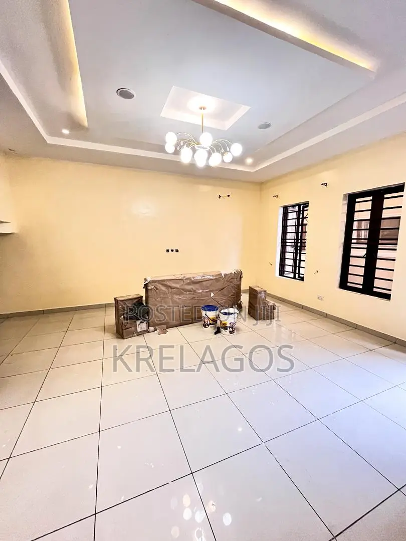 4bdrm Duplex in Ikota for sale in Ikota