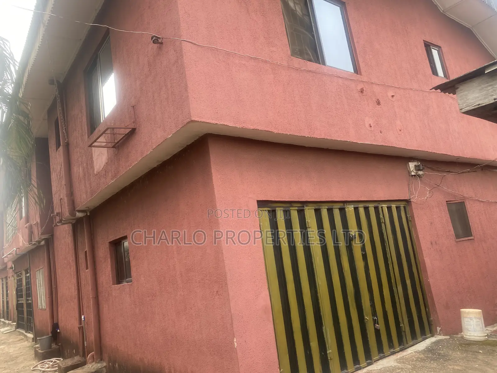 12bdrm Block of Flats in Benin City for sale in Benin City