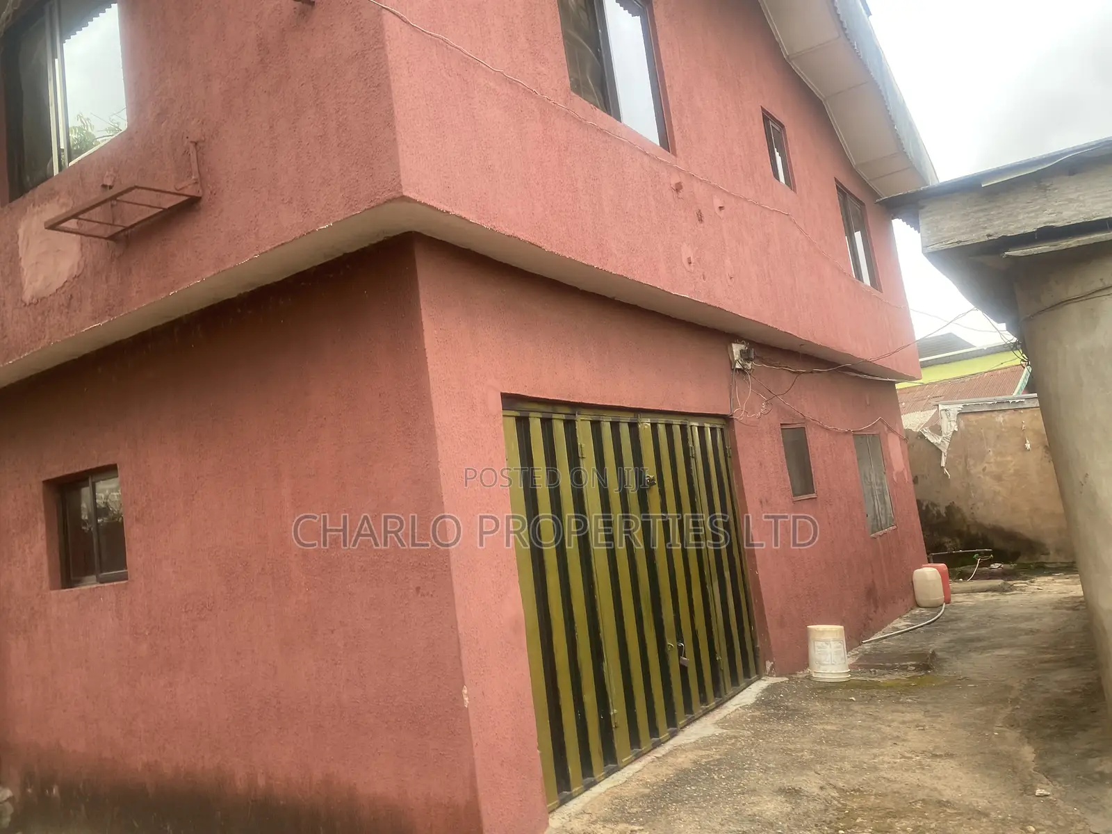 12bdrm Block of Flats in Benin City for sale in Benin City