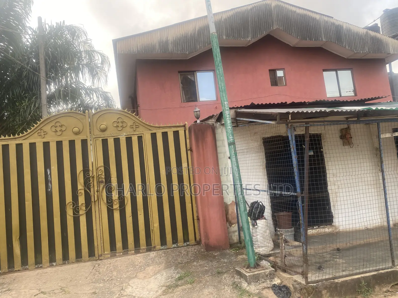 12bdrm Block of Flats in Benin City for sale in Benin City