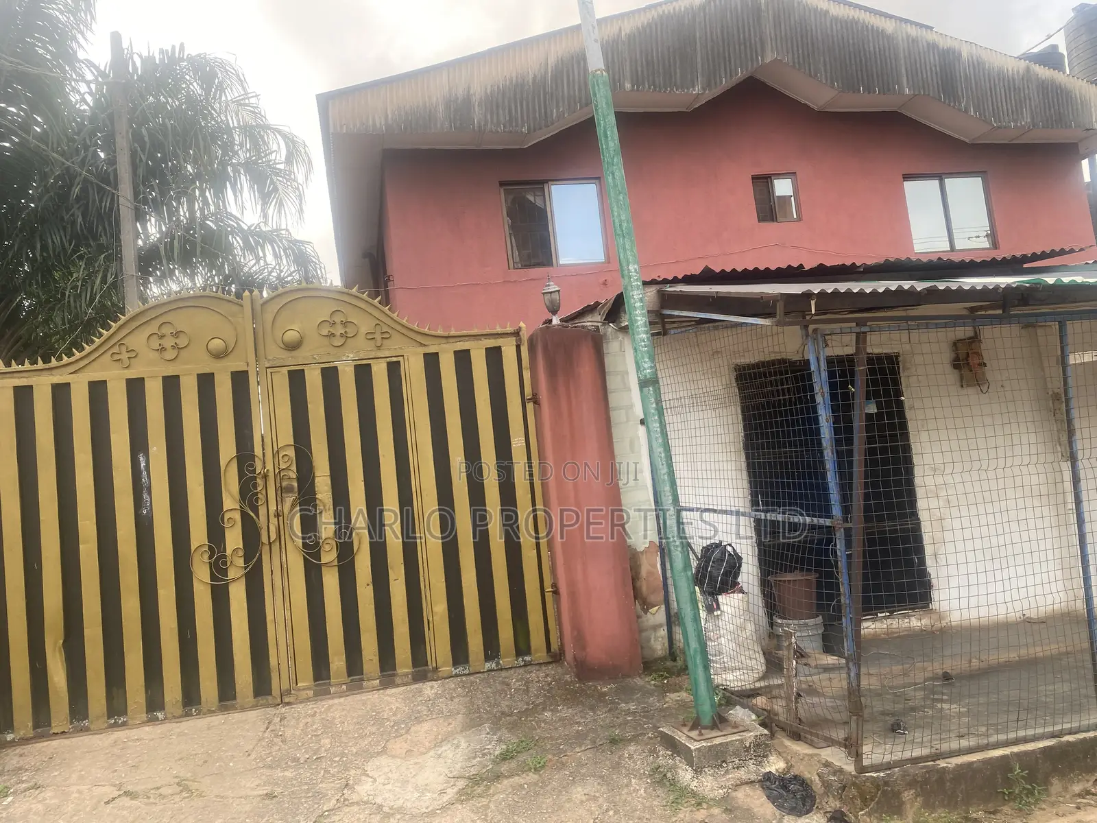 12bdrm Block of Flats in Benin City for sale in Benin City