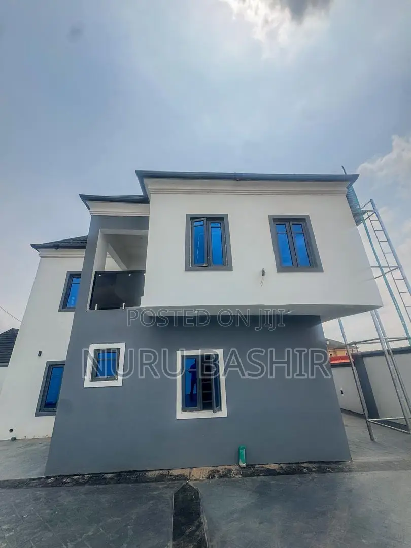 6bdrm Duplex in Felele, CHallenge / Ibadan for sale in CHallenge / Ibadan