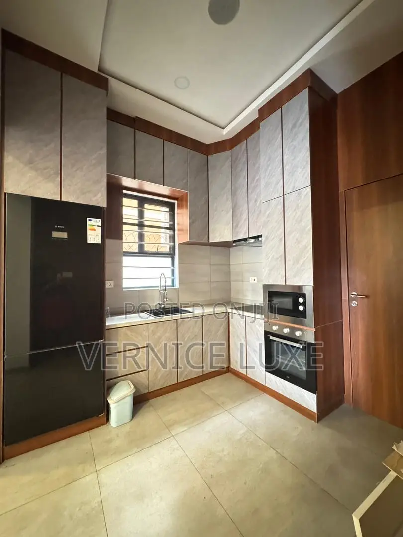4bdrm Duplex in Lekki Phase 1 for rent in Lekki Phase 1