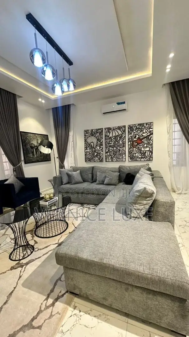 Furnished 2bdrm Block of Flats in Lekki Phase 1 for sale in Lekki Phase 1