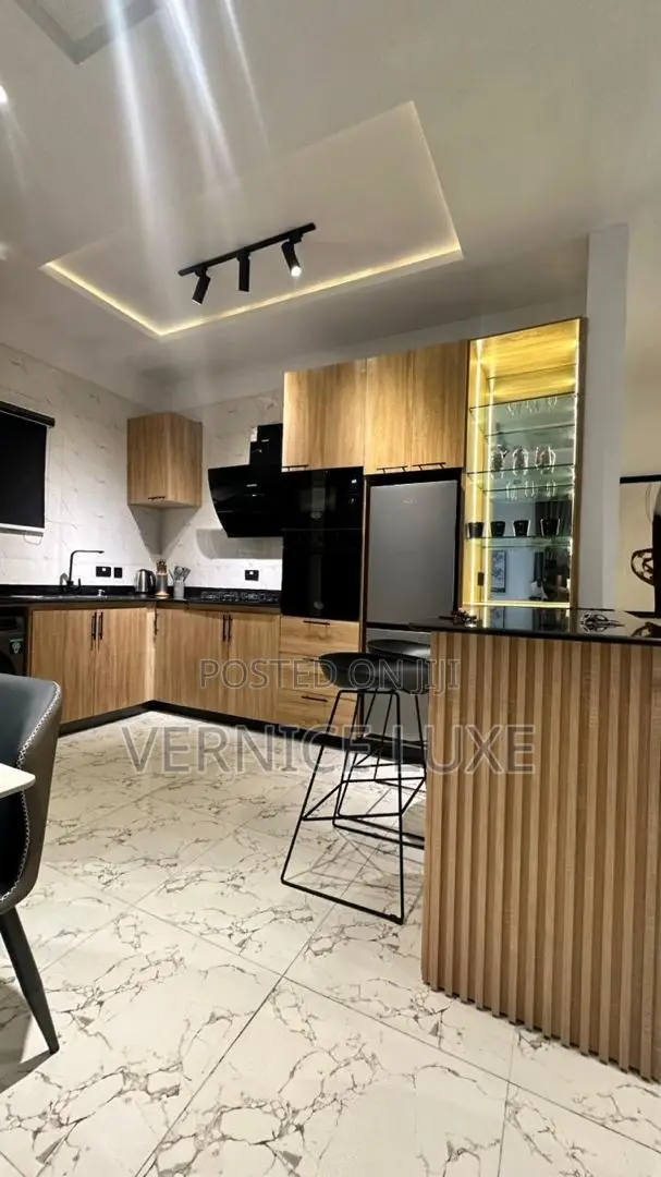 Furnished 2bdrm Block of Flats in Lekki Phase 1 for sale in Lekki Phase 1