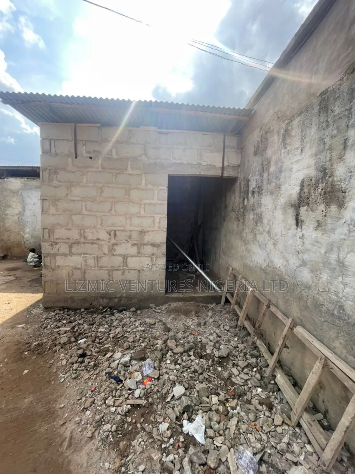 Store Tolet in Igando / Ikotun/Igando