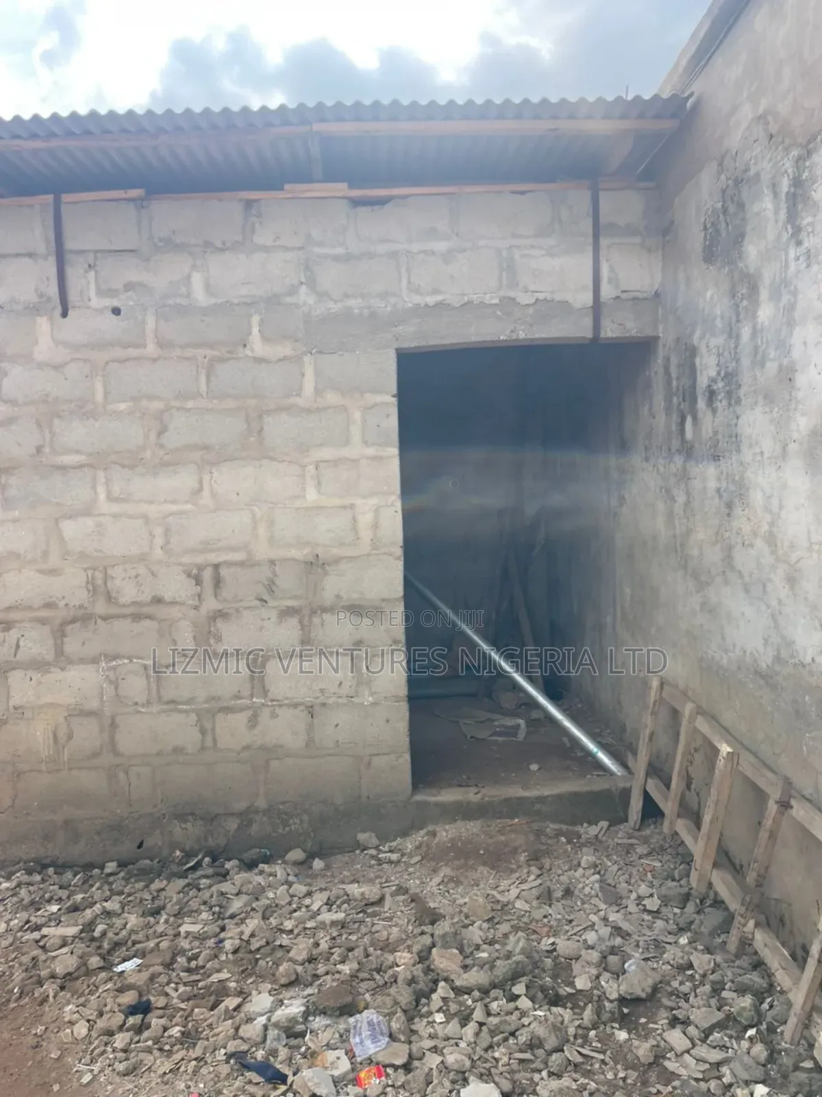 Store Tolet in Igando / Ikotun/Igando