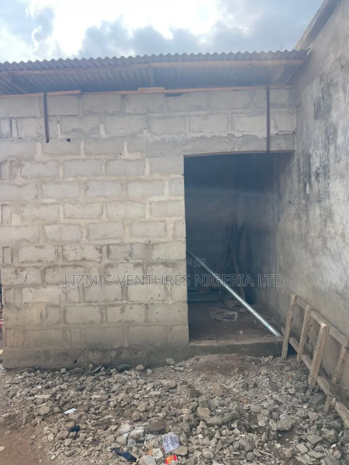 Store Tolet in Igando / Ikotun/Igando
