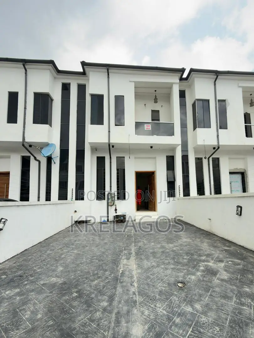 4bdrm Duplex in Ikota for sale in Ikota