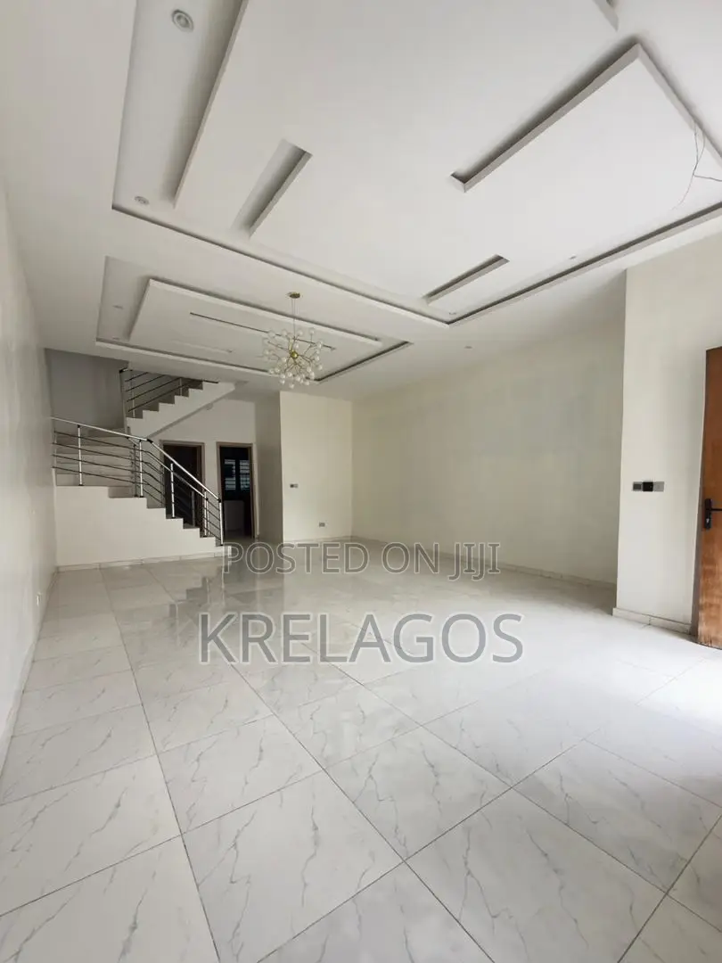 4bdrm Duplex in Ikota for sale in Ikota