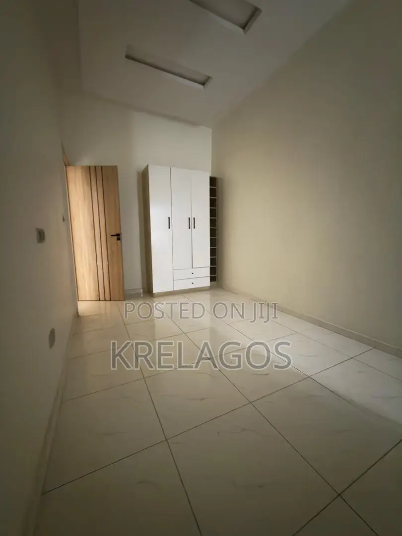4bdrm Duplex in Ikota for sale in Ikota