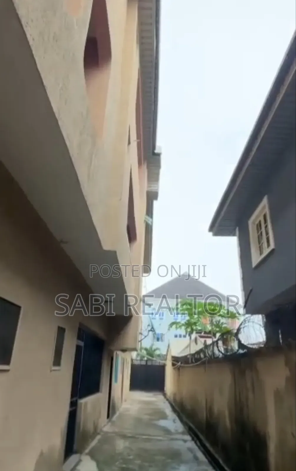 Furnished 3bdrm Block of Flats in Ajao Estate for sale in Ajao Estate