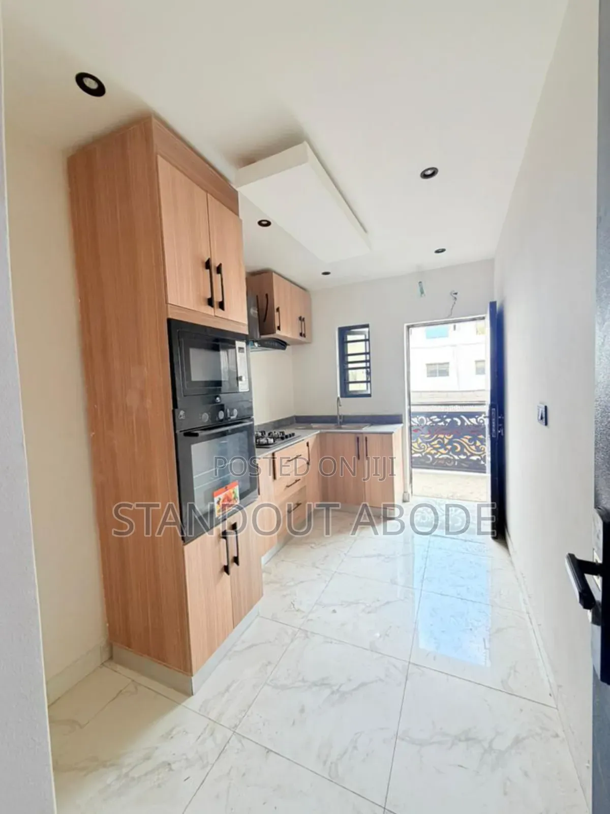 3bdrm Apartment in In An Estate, Gbagada for sale in Gbagada