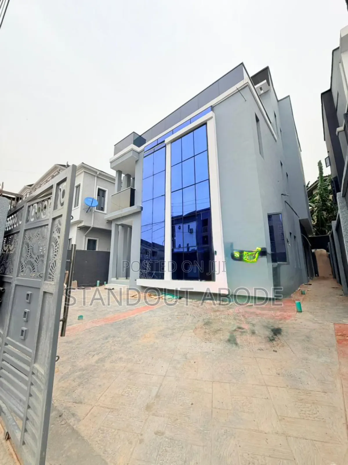 4bdrm Duplex in In An Estate, GRA Phase 2 Shangisha for sale in GRA Phase 2 Shangisha