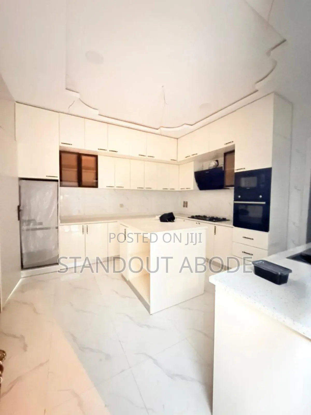 4bdrm Duplex in In An Estate, GRA Phase 2 Shangisha for sale in GRA Phase 2 Shangisha