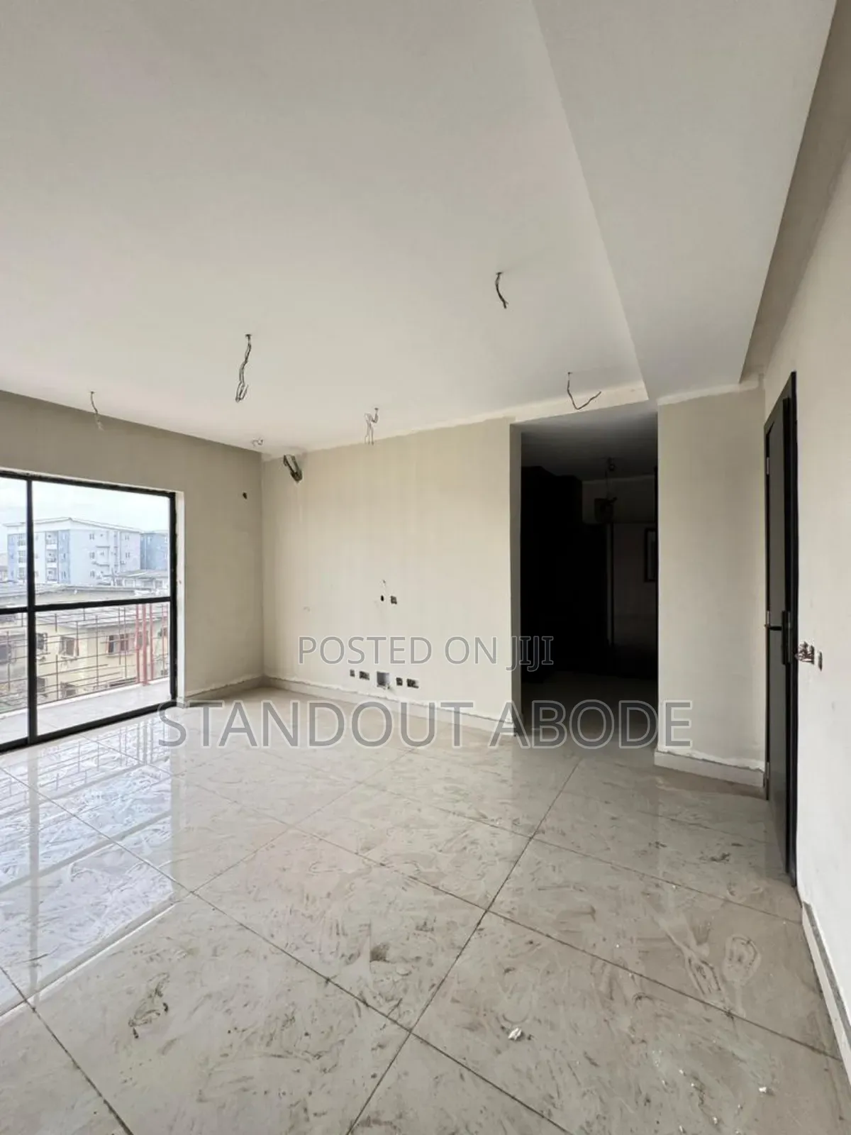 4bdrm Duplex in In An Estate, Obanikoro for sale in Obanikoro