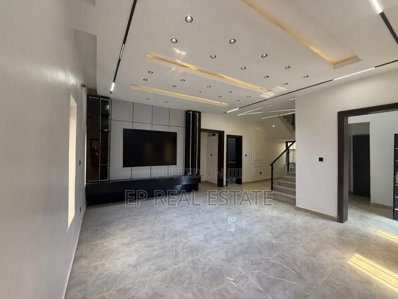 4bdrm Duplex in Gaduwa for sale in Gaduwa