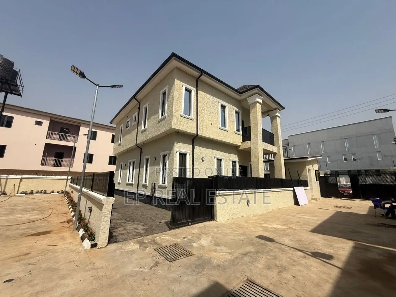 4bdrm Duplex in Gaduwa for sale in Gaduwa