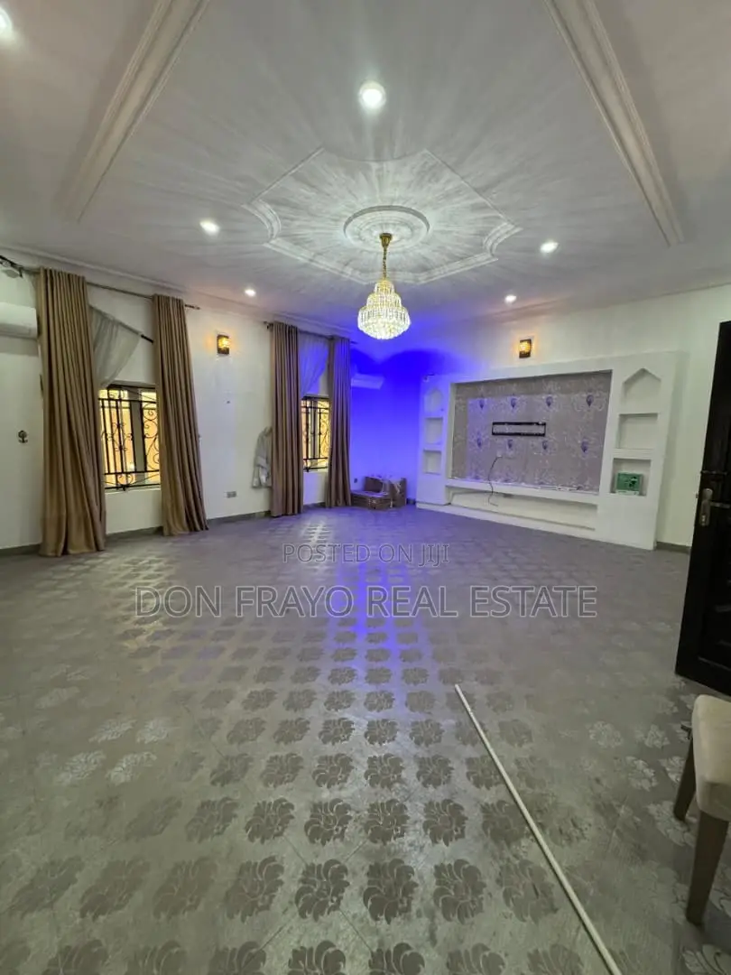 5bdrm Duplex in Kolapo Ishola Gra, Akobo for rent in Akobo