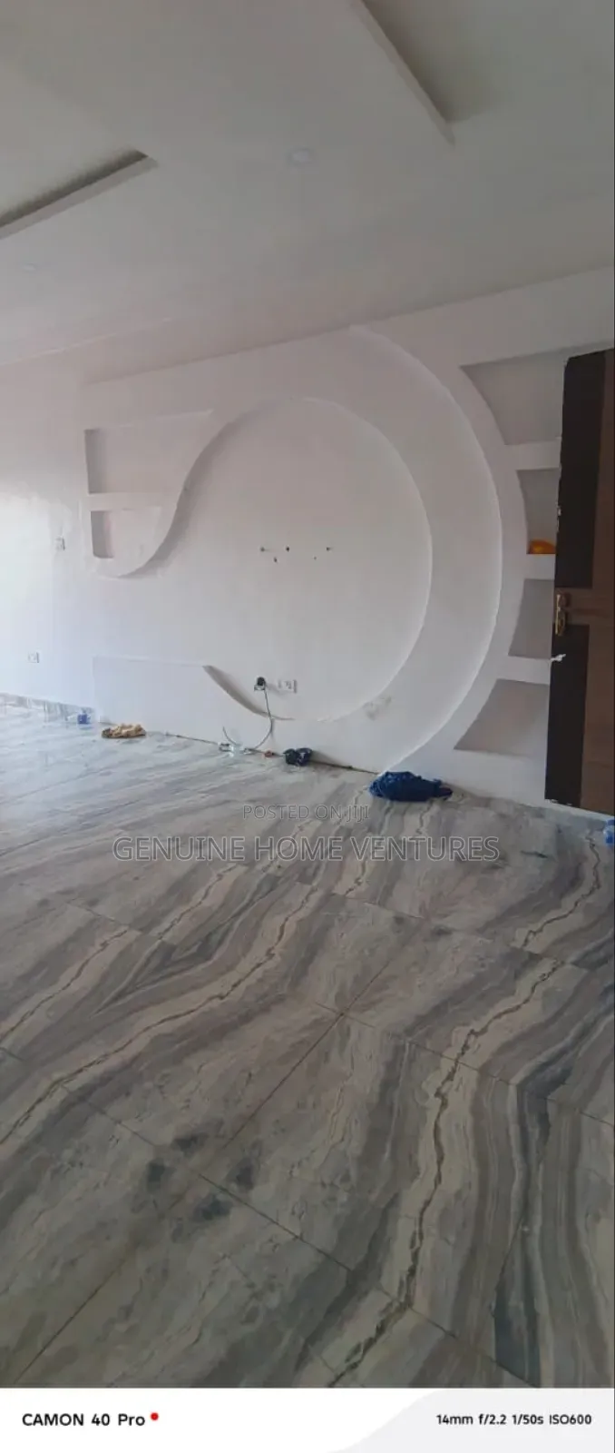 Mini Flat in Chevron for rent in Chevron