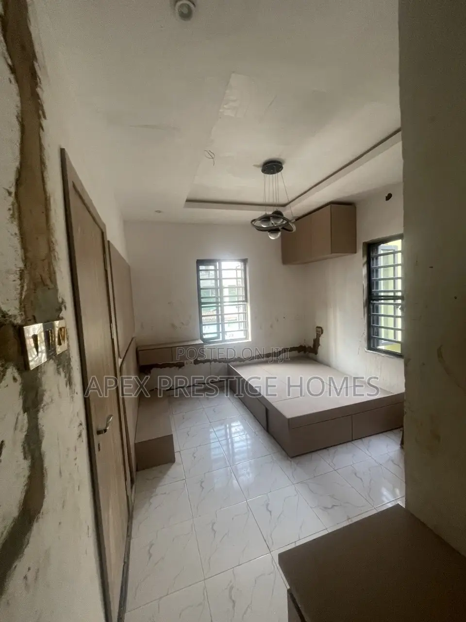 Studio Apartment in Owodunni Street, Yaba for sale in Yaba