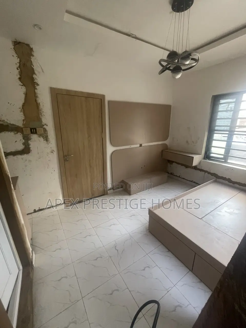 Studio Apartment in Owodunni Street, Yaba for sale in Yaba