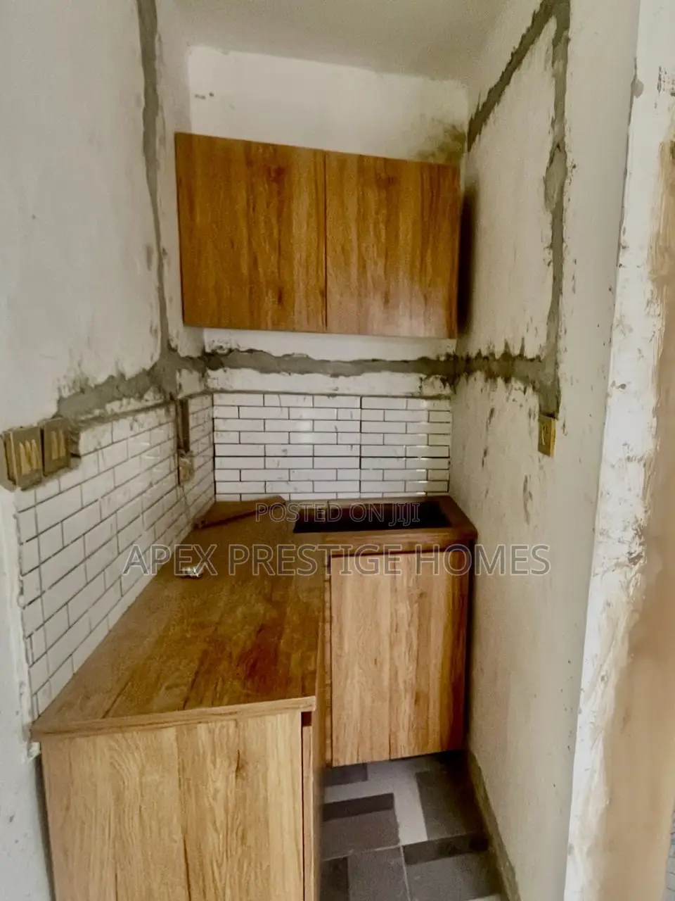 Studio Apartment in Owodunni Street, Yaba for sale in Yaba