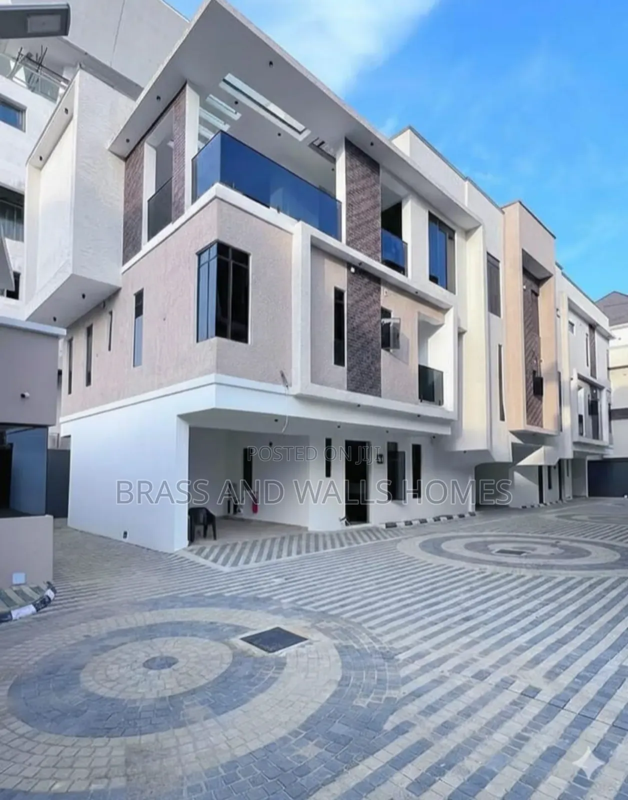 Furnished 4bdrm Duplex in Lekki Phase 1 for sale in Lekki Phase 1