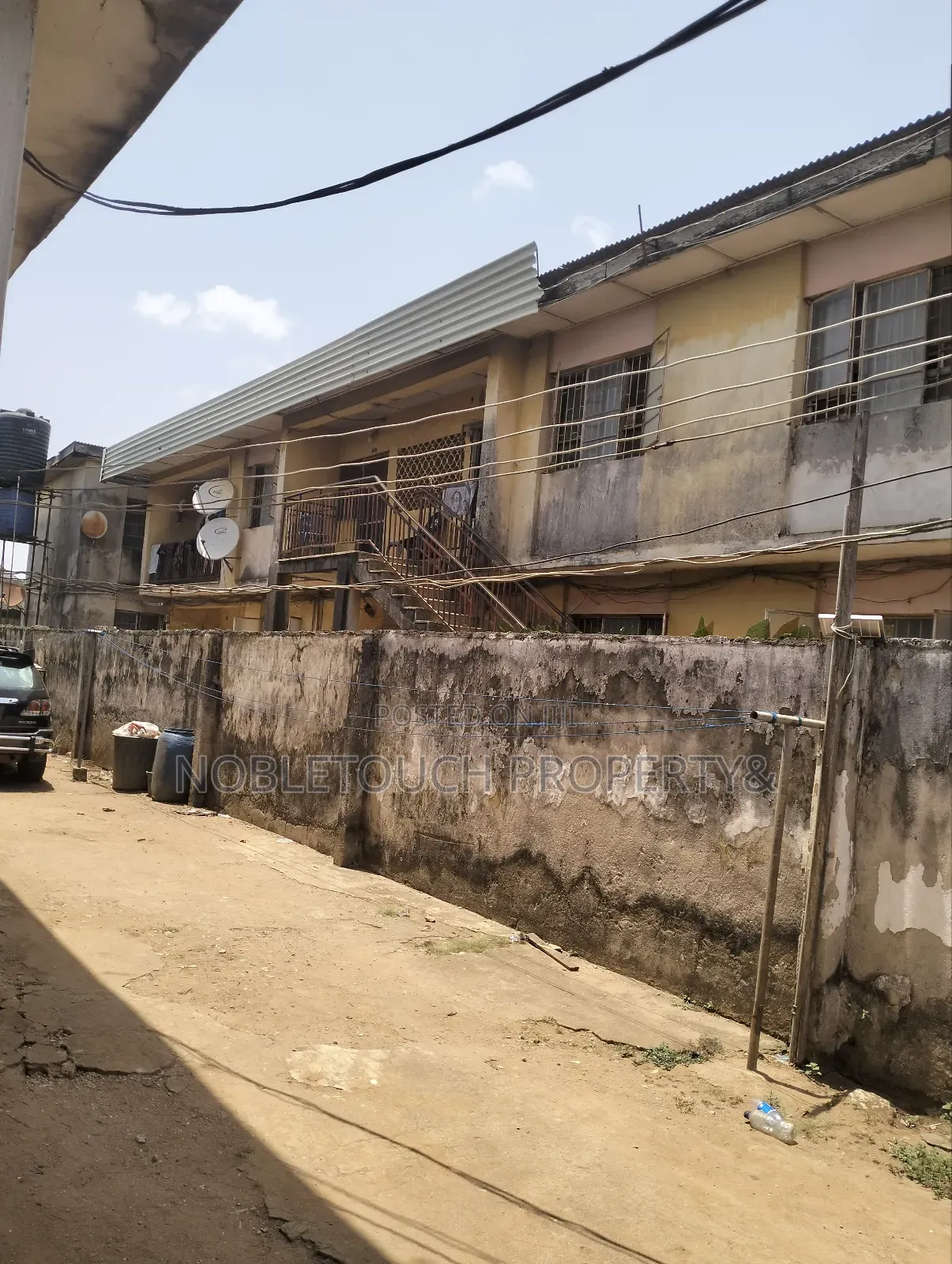 3bdrm Block of Flats in Ejigbo Lagos, Orilowo for sale in Orilowo
