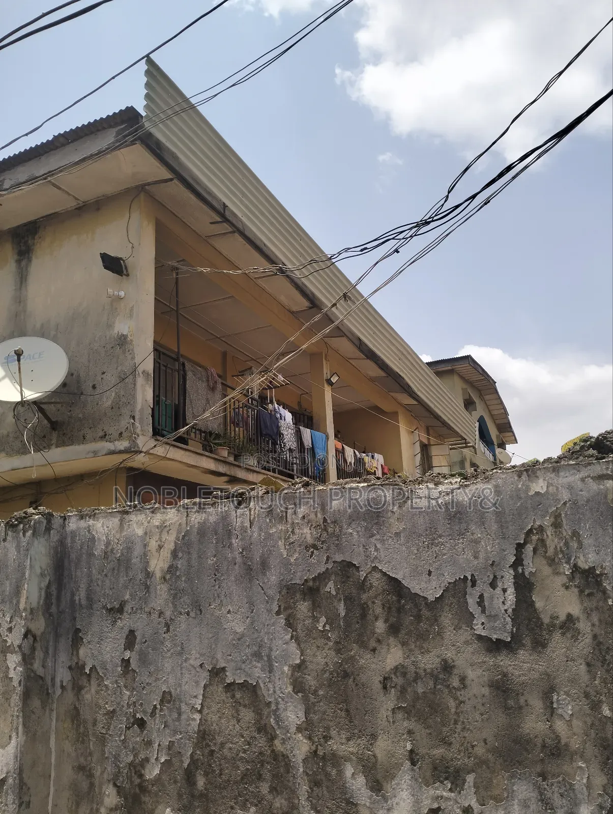 3bdrm Block of Flats in Ejigbo Lagos, Orilowo for sale in Orilowo