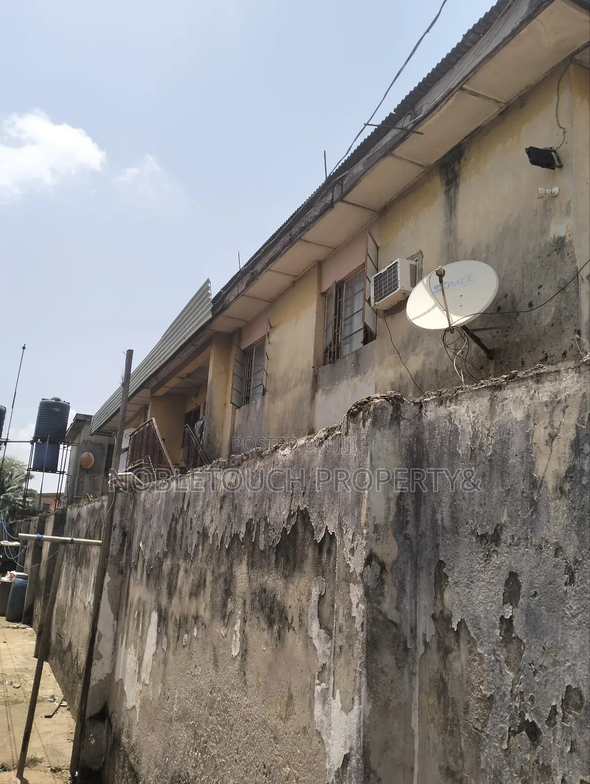 3bdrm Block of Flats in Ejigbo Lagos, Orilowo for sale in Orilowo