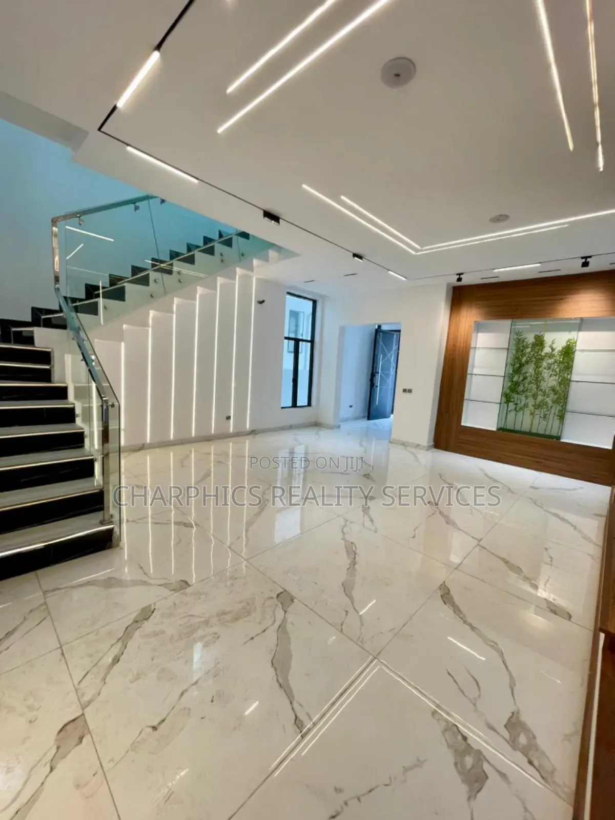 5bdrm Duplex in Lekki Phase 1 for sale in Lekki Phase 1