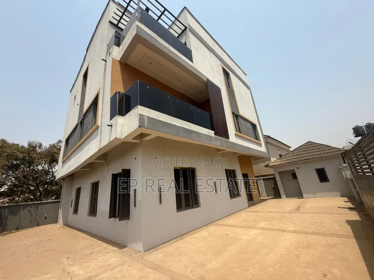 5bdrm Duplex in Utako for sale in Utako