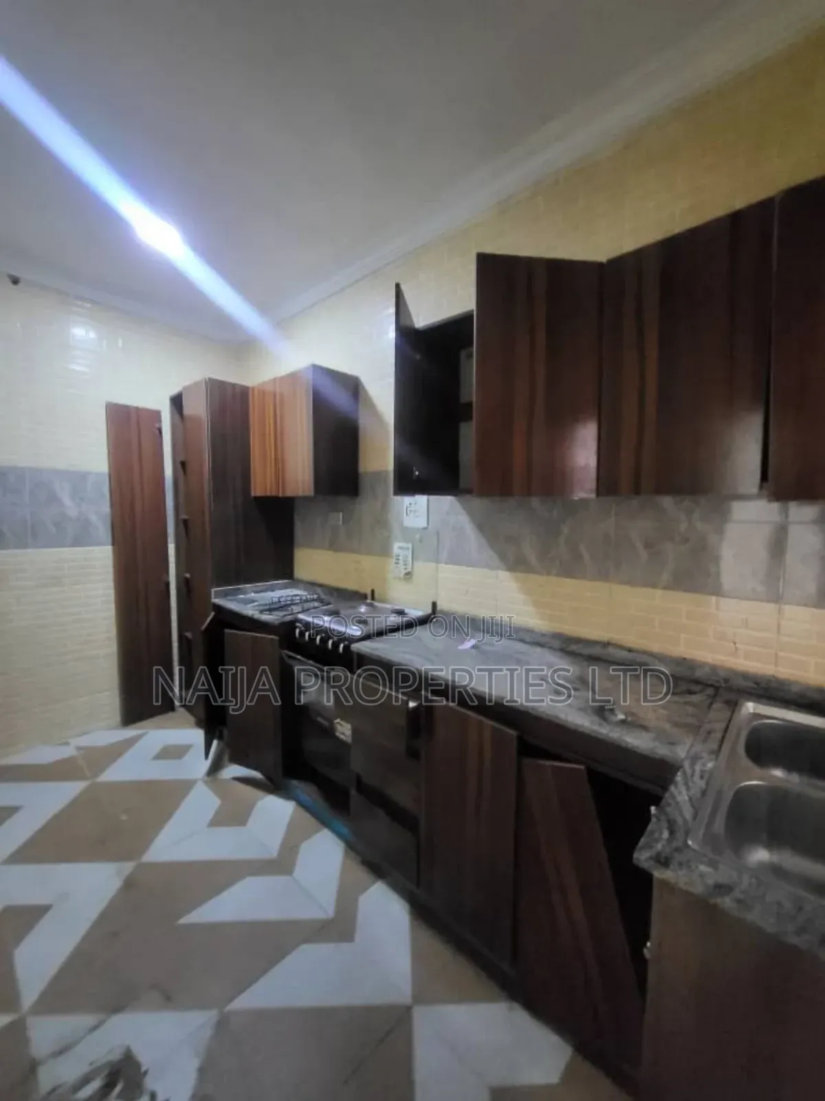 3bdrm Apartment in Lekki Conservation, Chevron for rent in Chevron