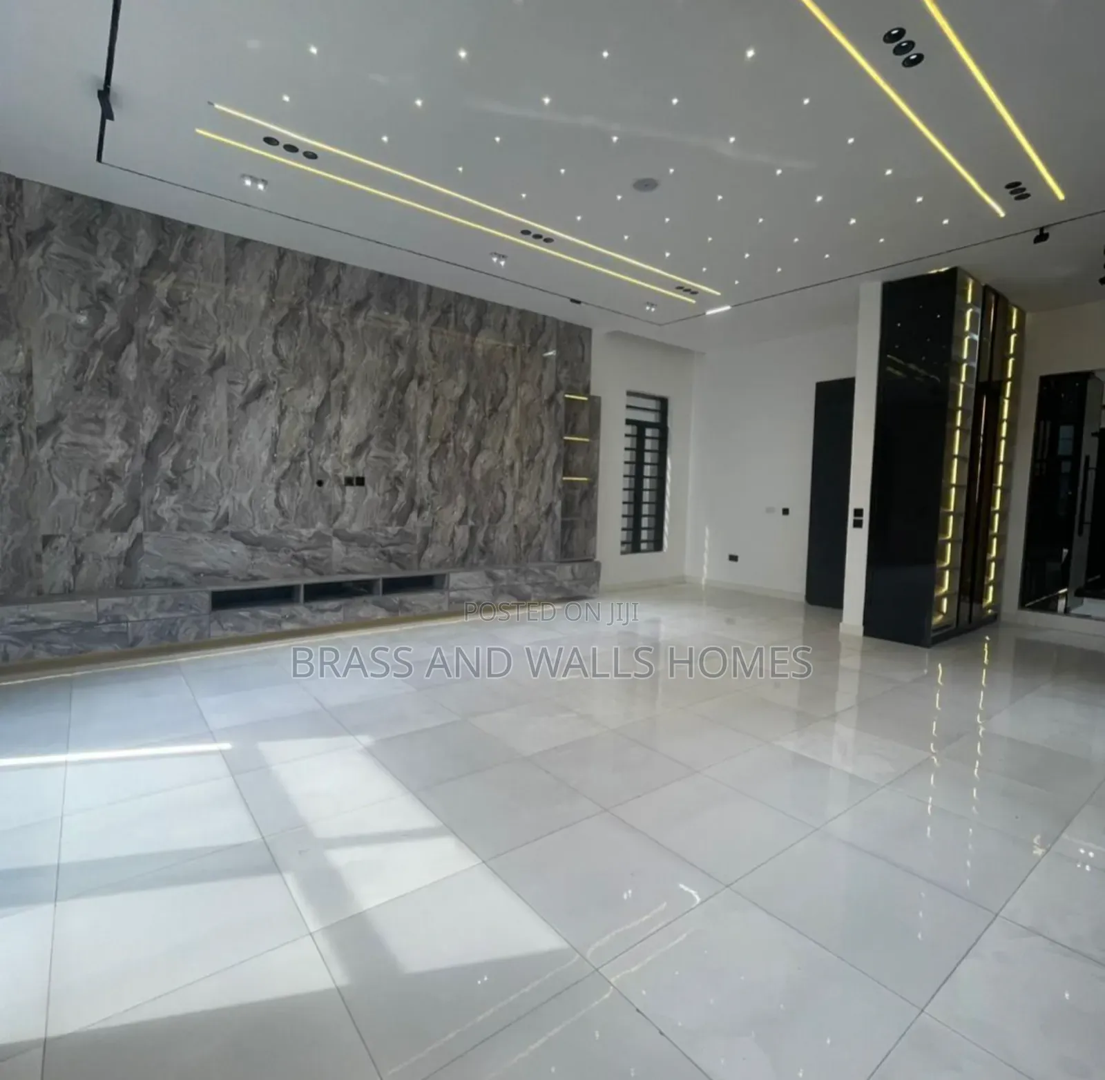 Furnished 5bdrm Duplex in Chevron for sale in Chevron