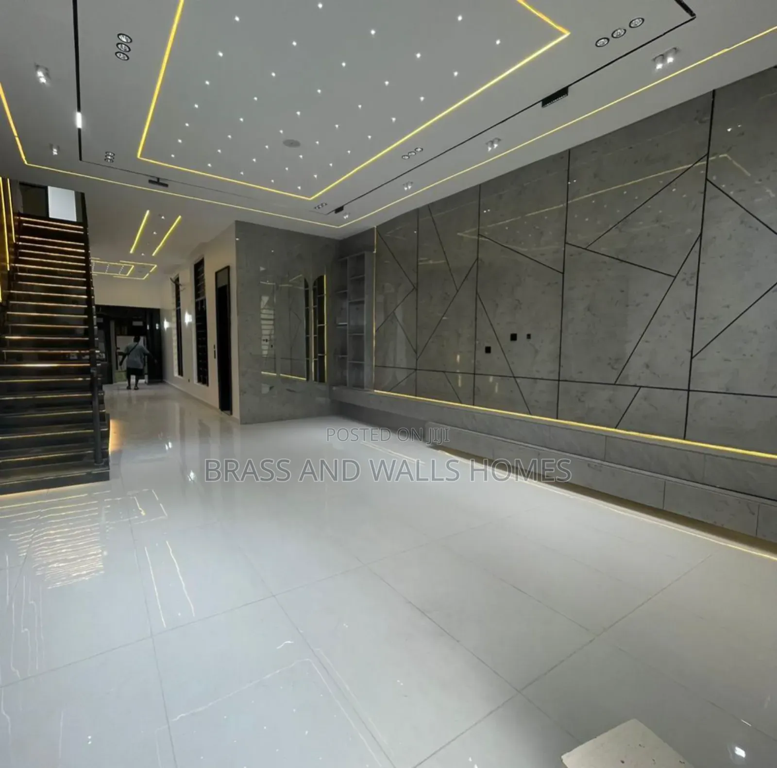 Furnished 5bdrm Duplex in Chevron for sale in Chevron