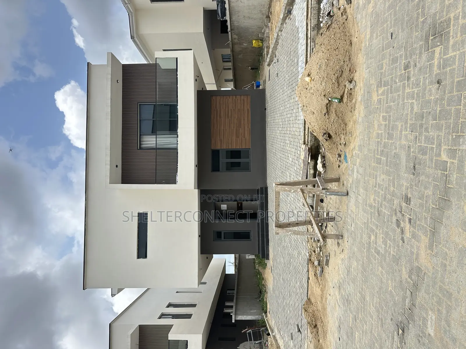 5bdrm Duplex in Lekki Phase 1 for sale in Lekki Phase 1