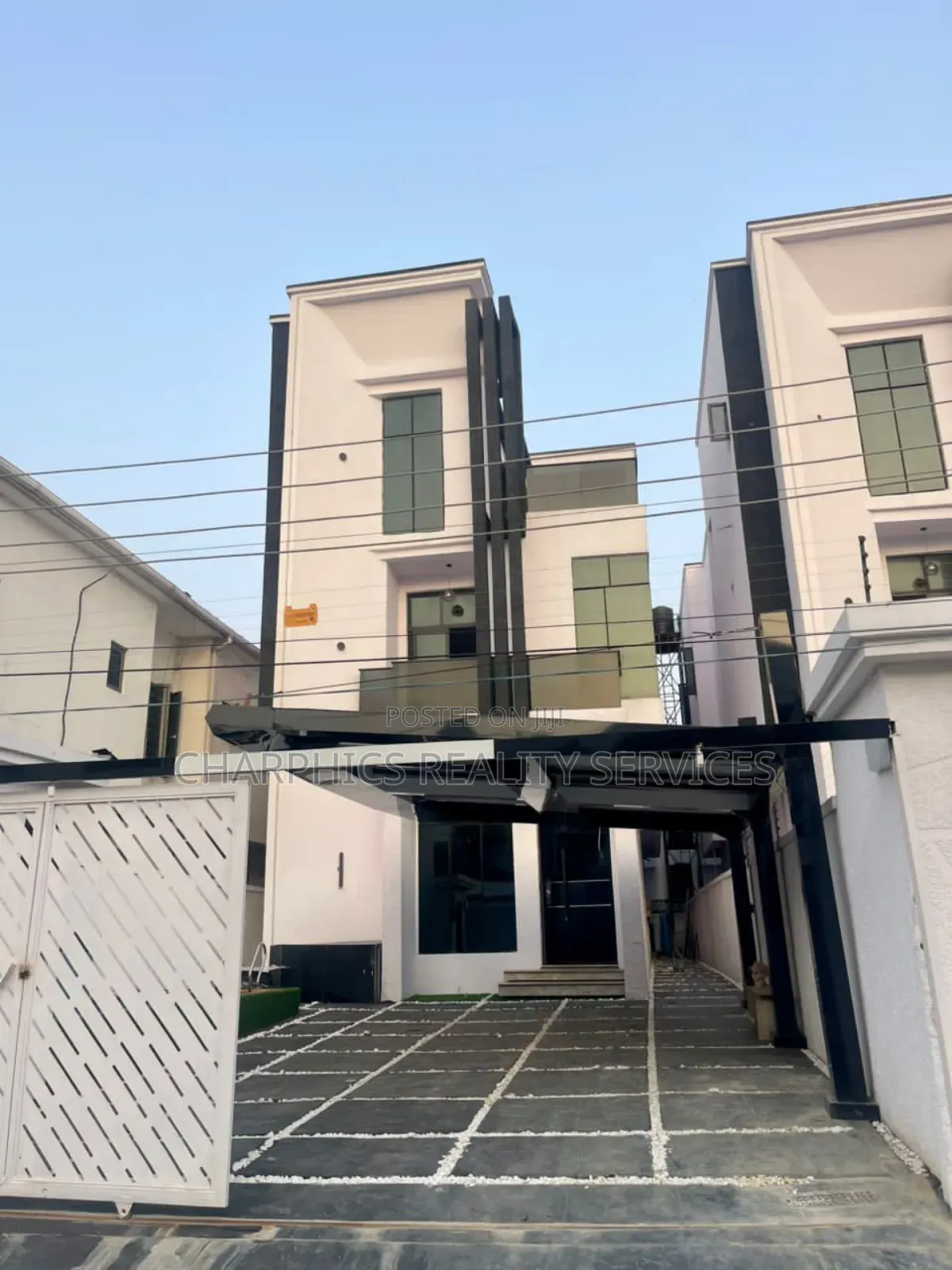 5bdrm Duplex in Lekki Phase 2 for sale in Lekki Phase 2