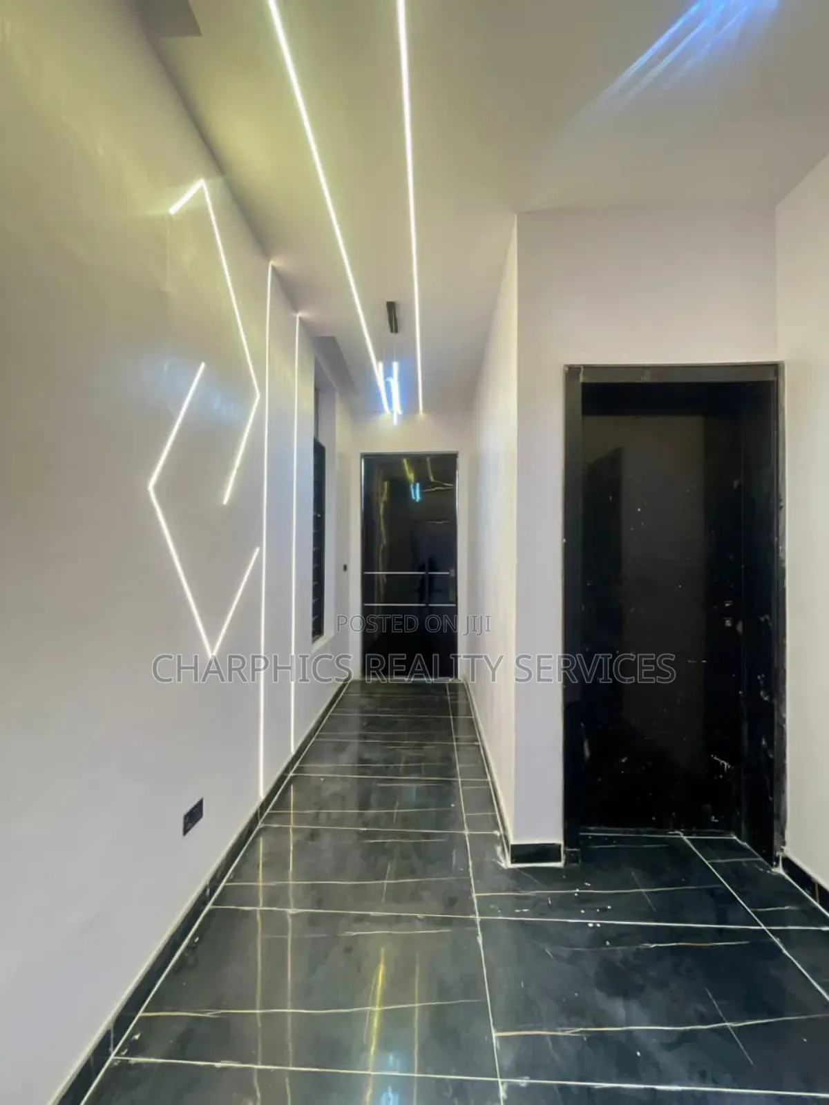 5bdrm Duplex in Lekki Phase 2 for sale in Lekki Phase 2