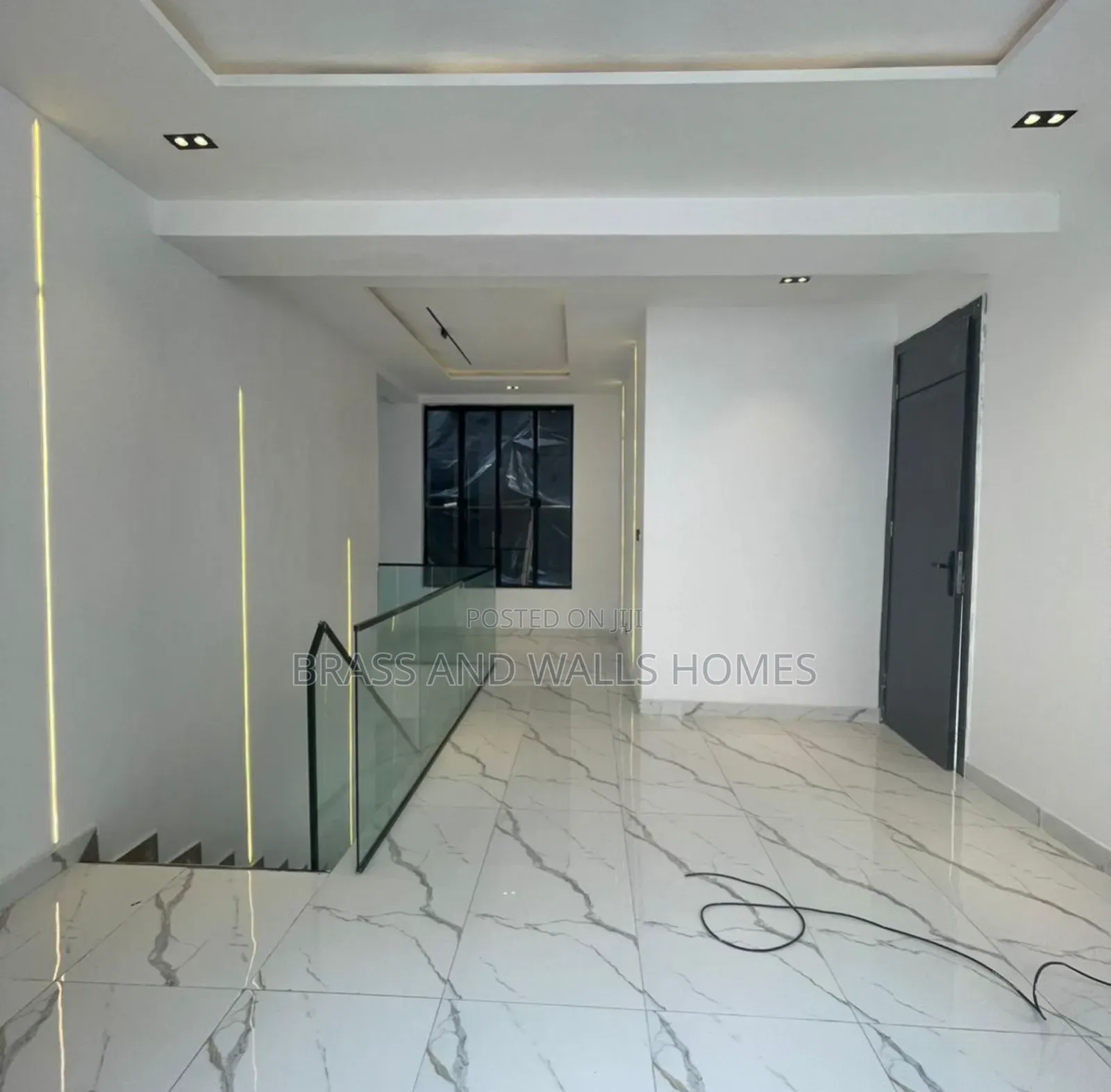 Furnished 5bdrm Duplex in Chevron for sale in Chevron