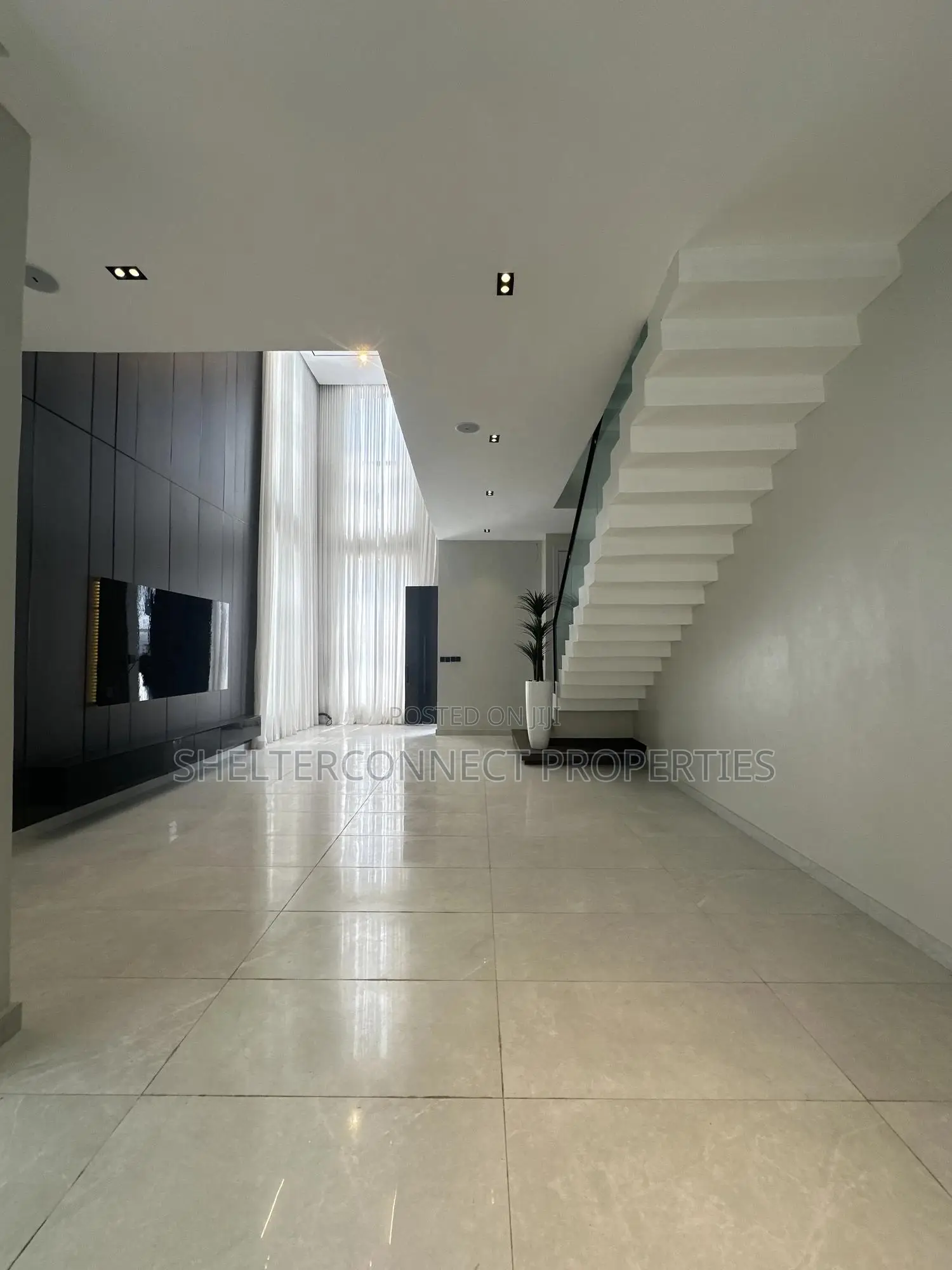 5bdrm Duplex in Lekki for sale in Lekki