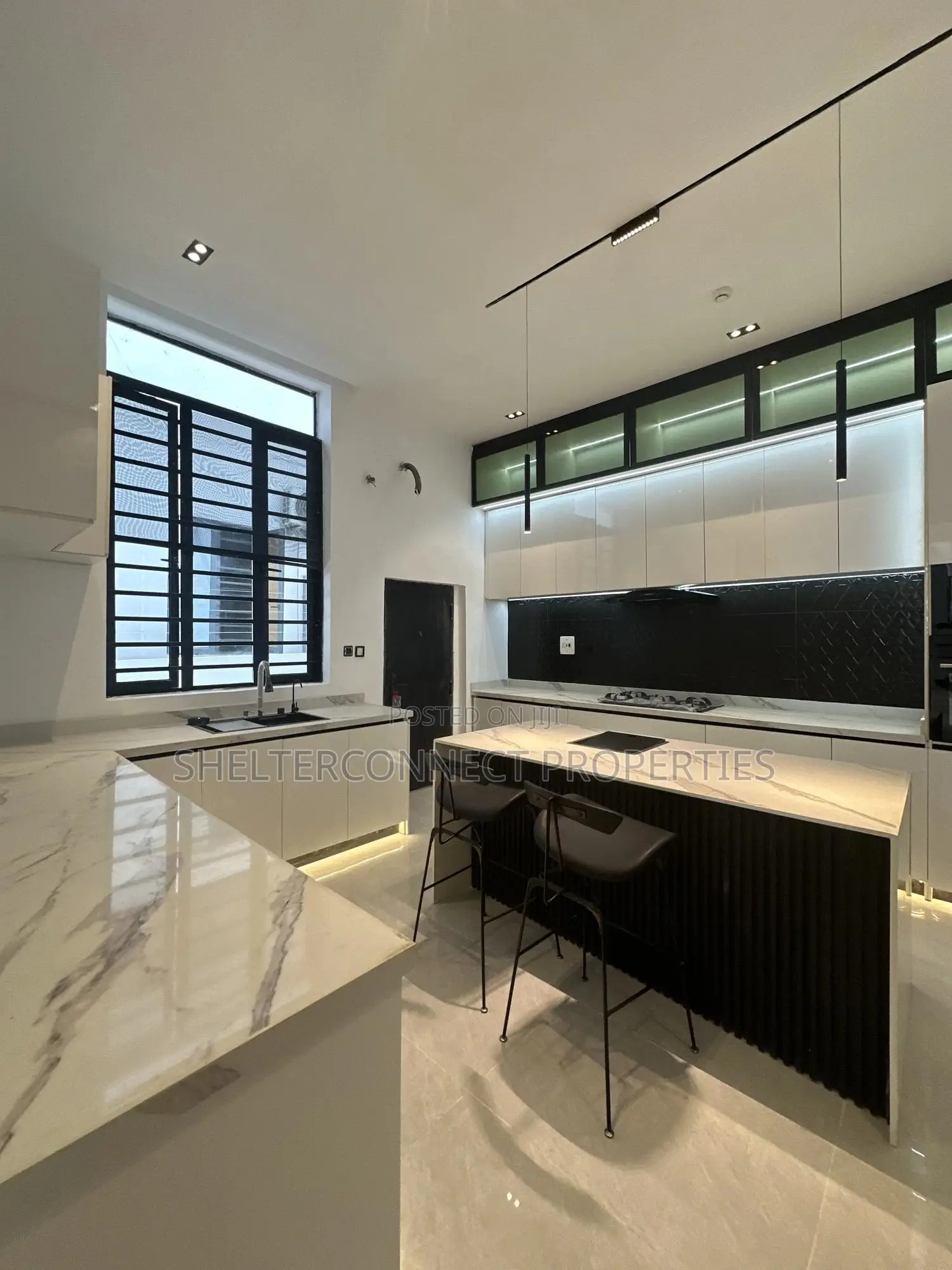 5bdrm Duplex in Lekki for sale in Lekki