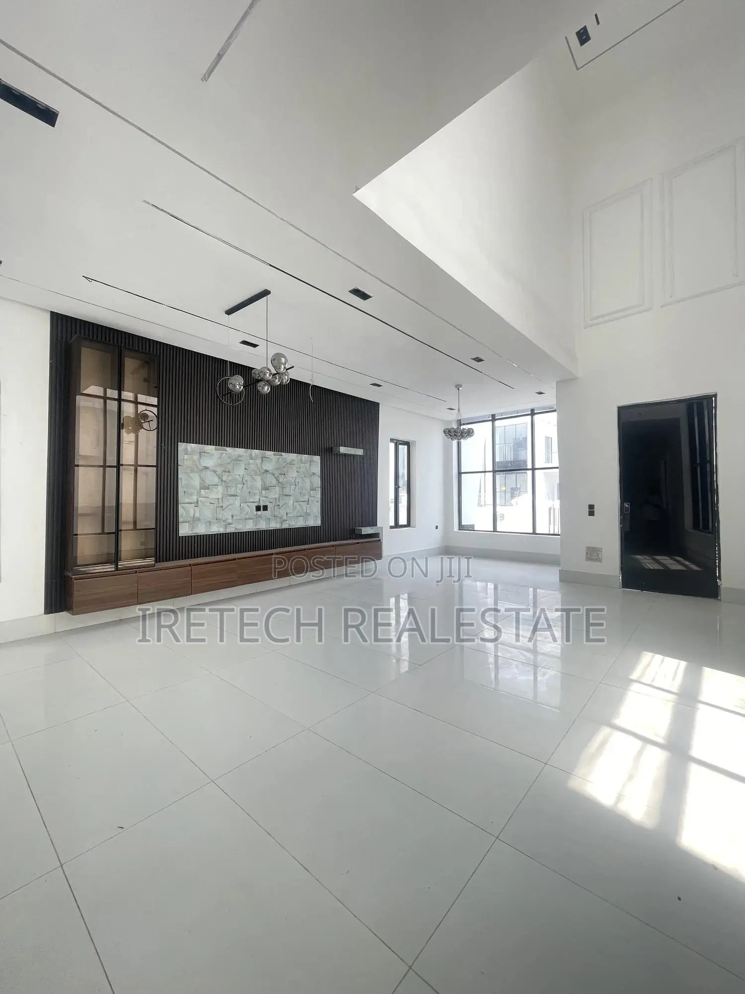 5bdrm Duplex in Ajah In A Gated for sale in Ado / Ajah