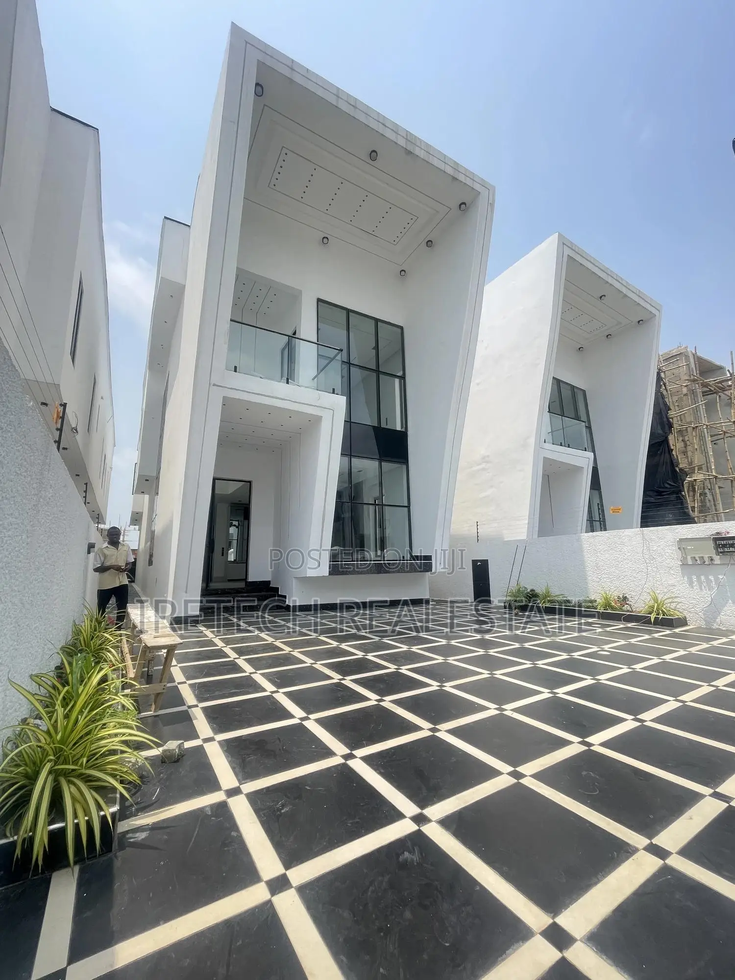 5bdrm Duplex in Ajah In A Gated for sale in Ado / Ajah