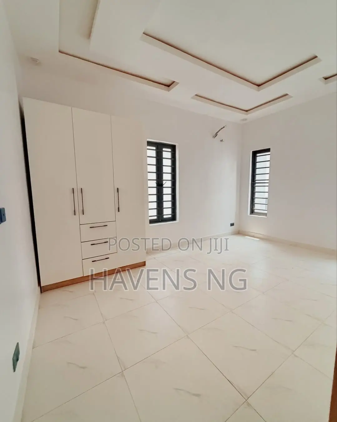 5bdrm Duplex in Adeniyi Jones for sale in Adeniyi Jones